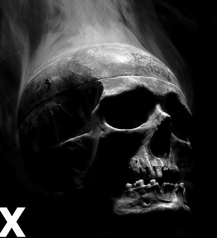 Skull in the dark with smoke - Airbrush Stencil